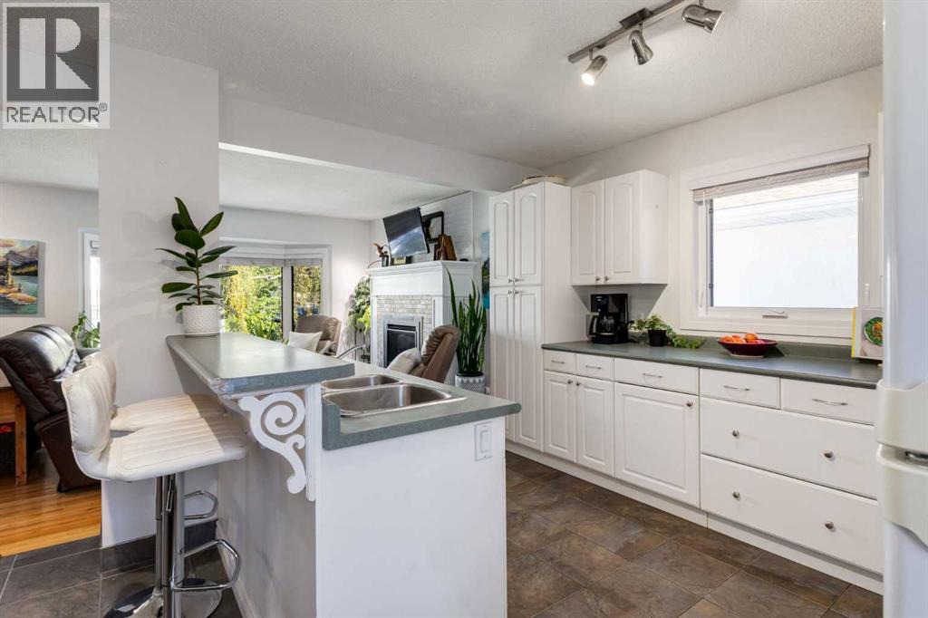 Single Family House Bungalow for Sale in   Avenue SW Glendale Calgary 