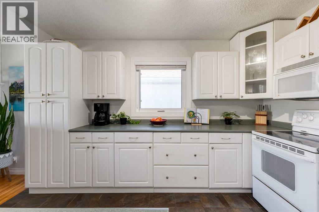 Single Family House Bungalow for Sale in   Avenue SW Glendale Calgary 