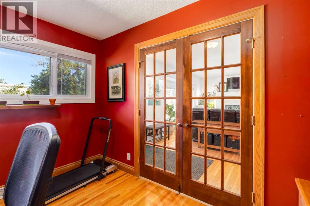 Single Family House Bungalow for Sale in   Avenue SW Glendale Calgary 