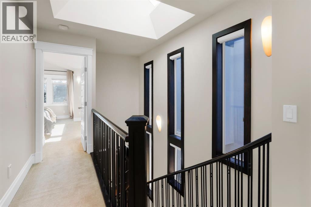 2046 49 Avenue SW, Calgary, Alberta