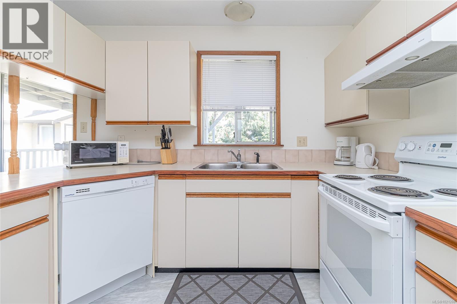 9975 Victoria Rd, Chemainus