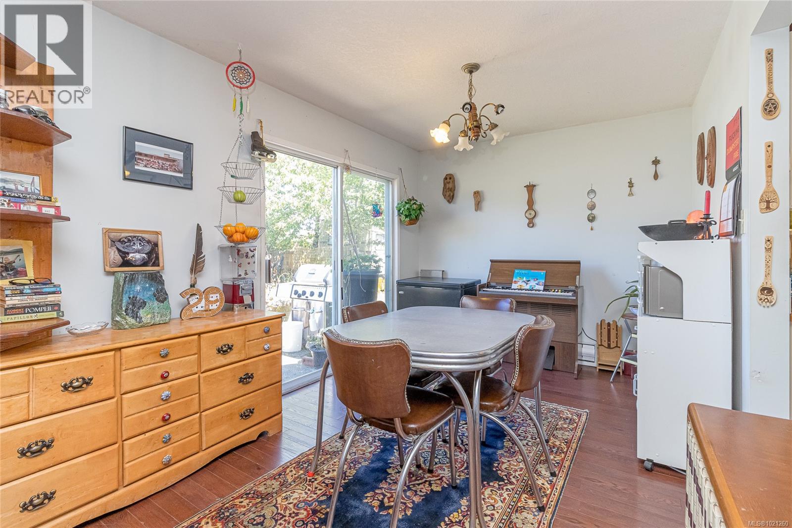 9975 Victoria Rd, Chemainus