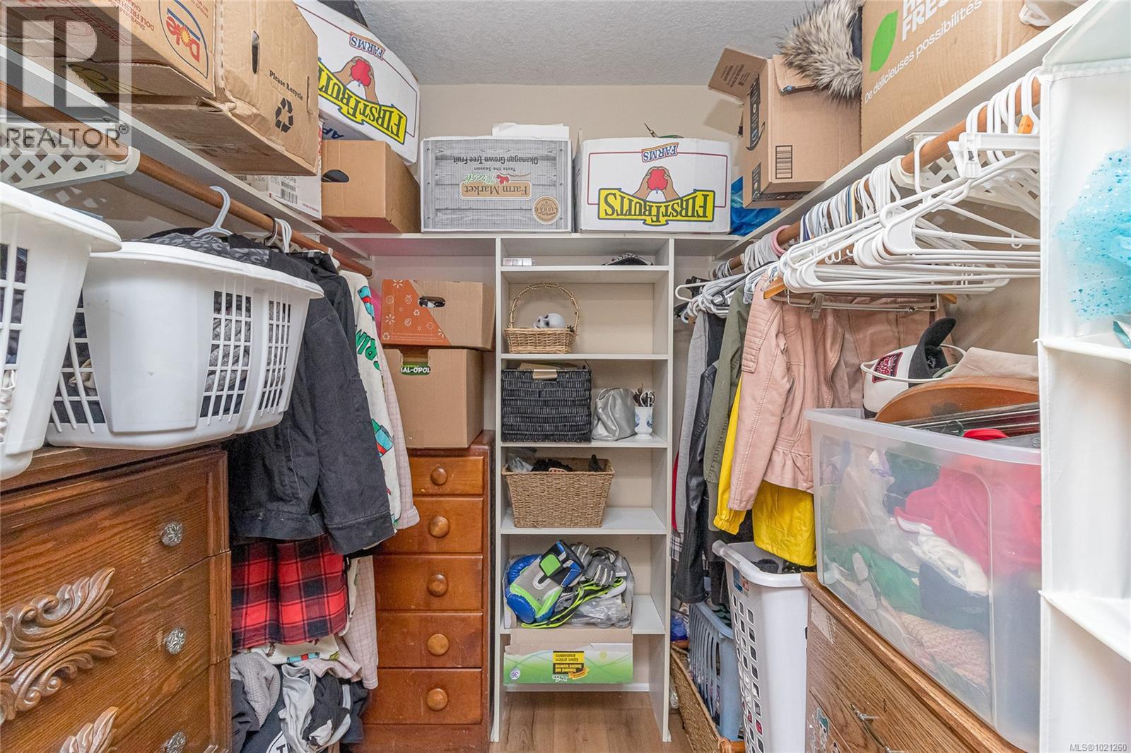 9975 Victoria Rd, Chemainus