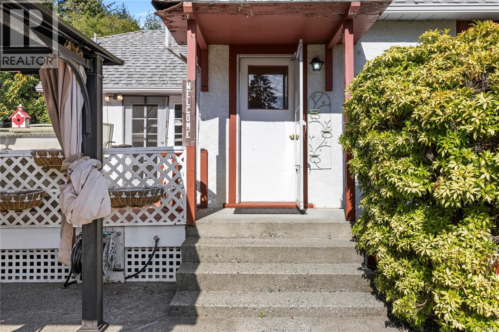 2687 Jingle Pot Rd, Nanaimo