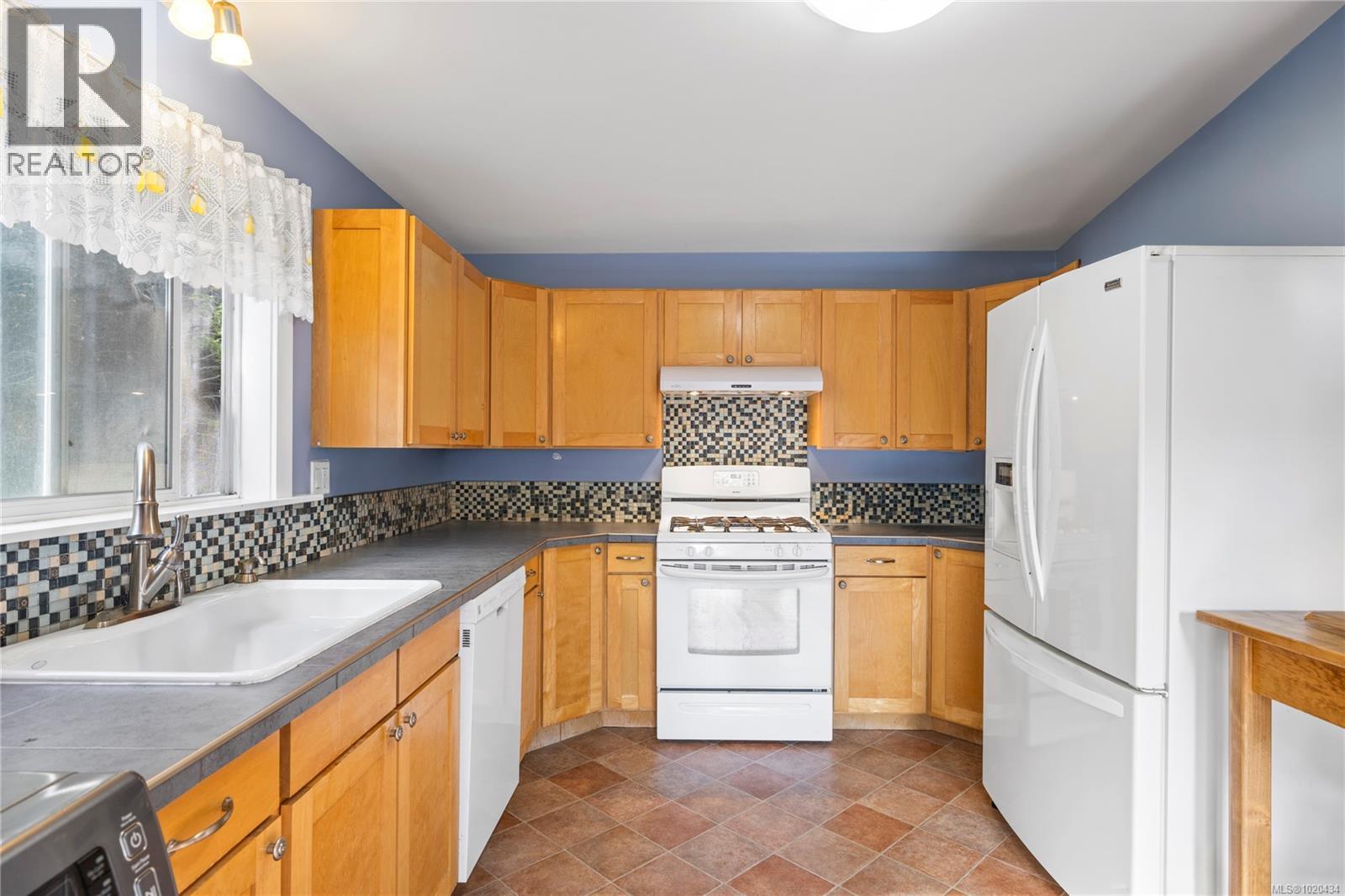 2687 Jingle Pot Rd, Nanaimo