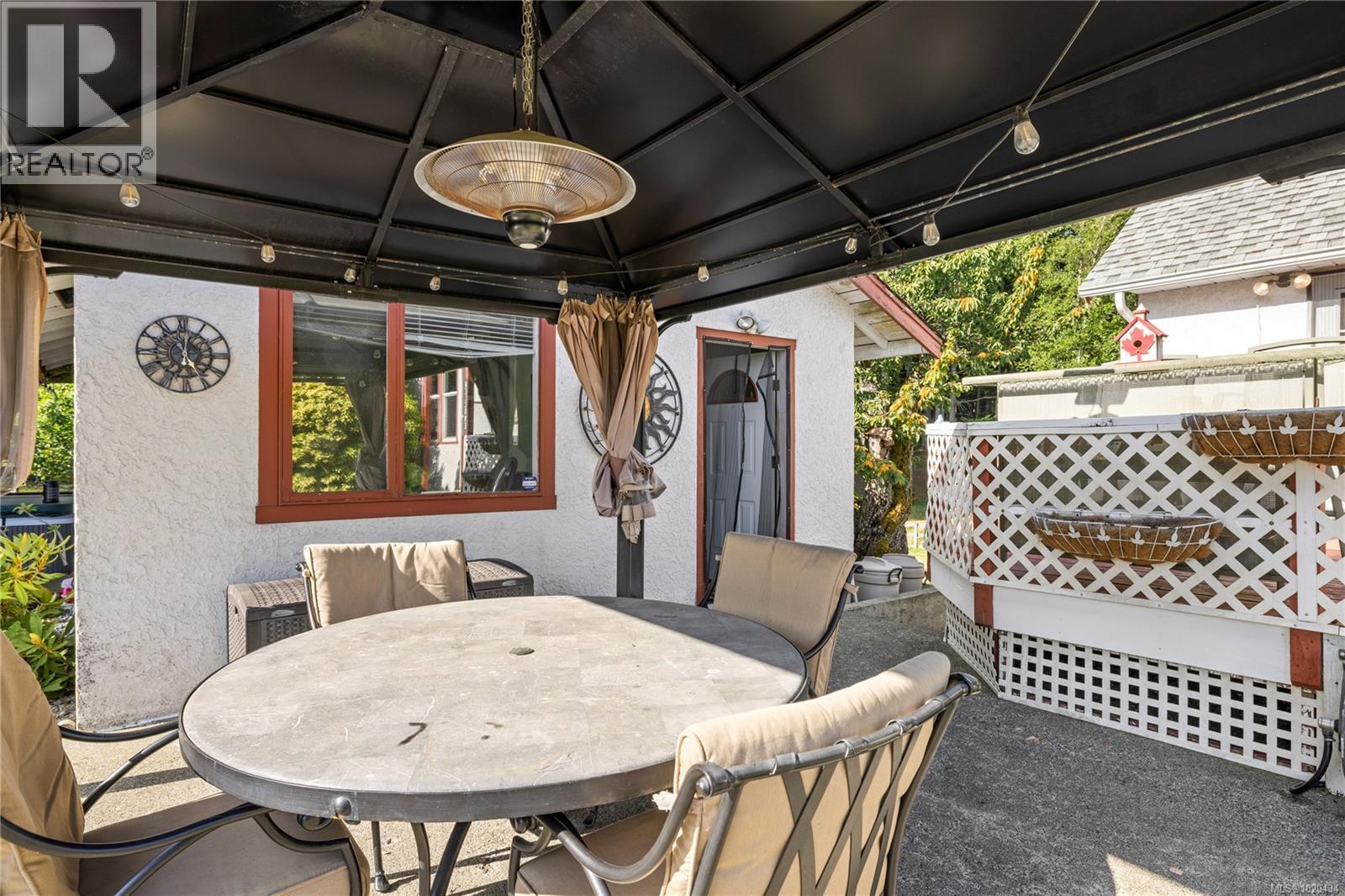 2687 Jingle Pot Rd, Nanaimo