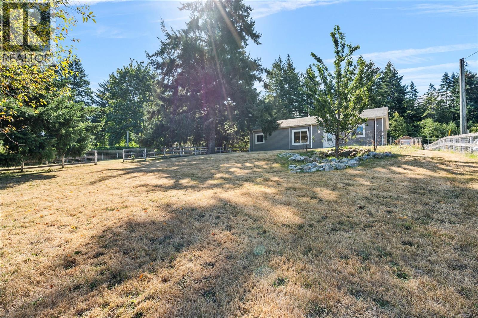 2687 Jingle Pot Rd, Nanaimo