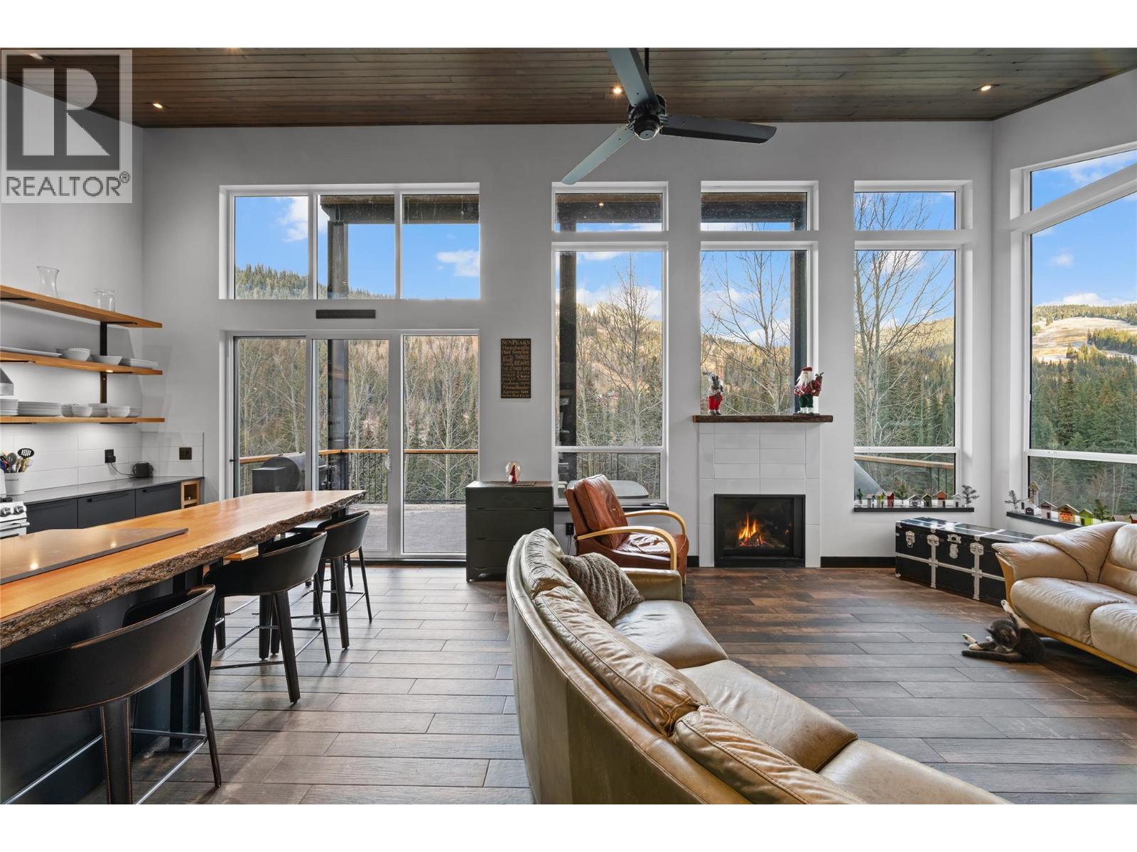 2418 FAIRWAYS Drive, Kamloops