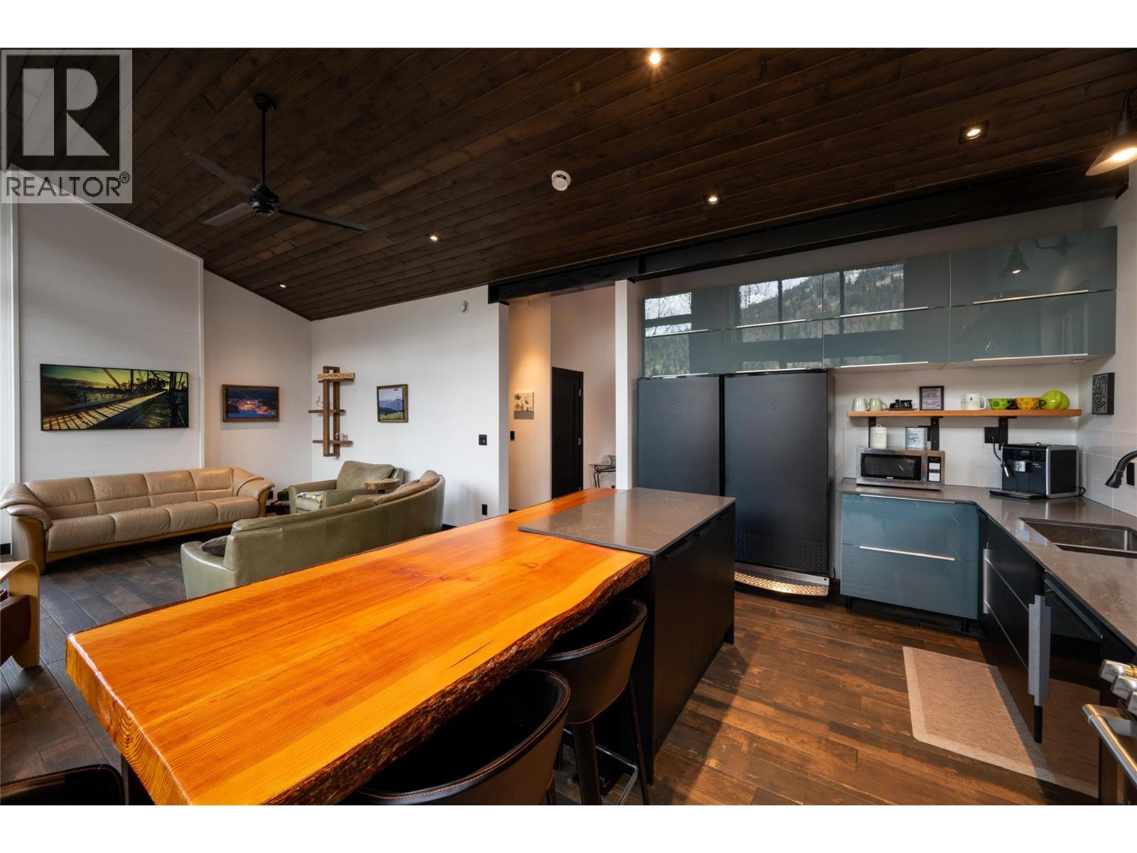 2418 FAIRWAYS Drive, Kamloops