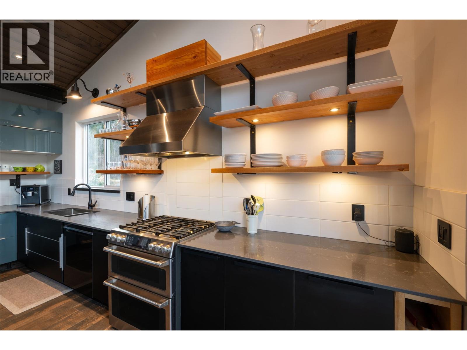 2418 FAIRWAYS Drive, Kamloops