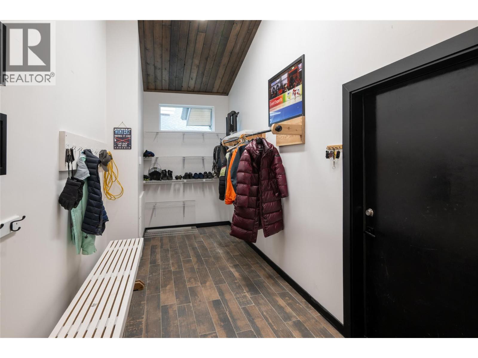 2418 FAIRWAYS Drive, Kamloops