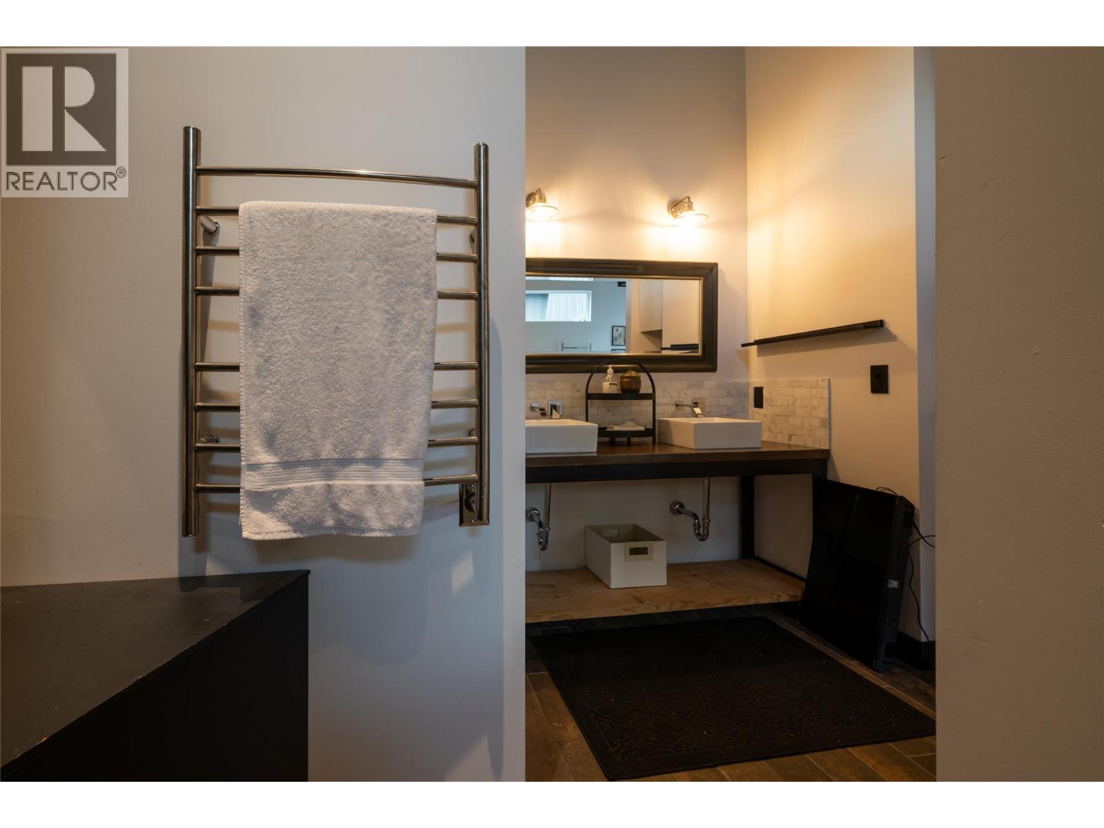 2418 FAIRWAYS Drive, Kamloops