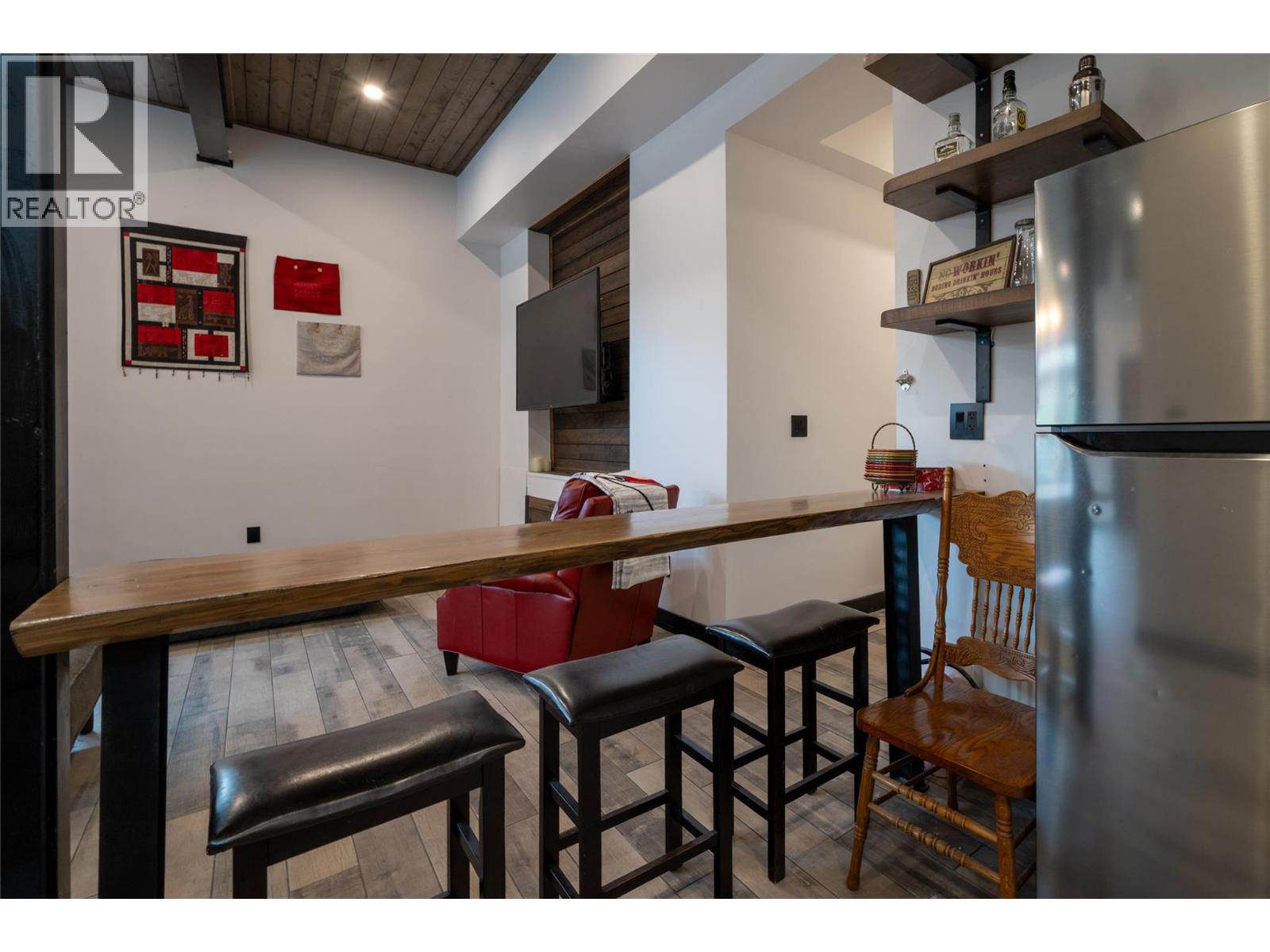 2418 FAIRWAYS Drive, Kamloops