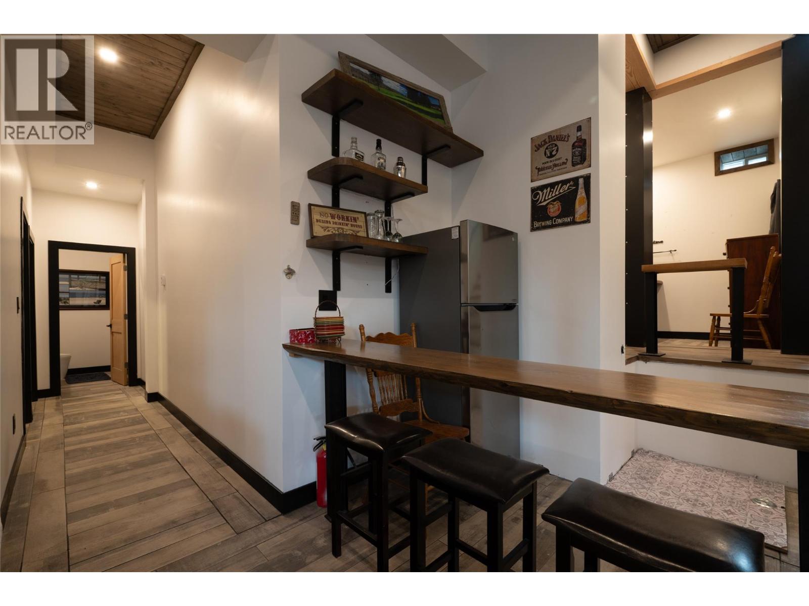 2418 FAIRWAYS Drive, Kamloops