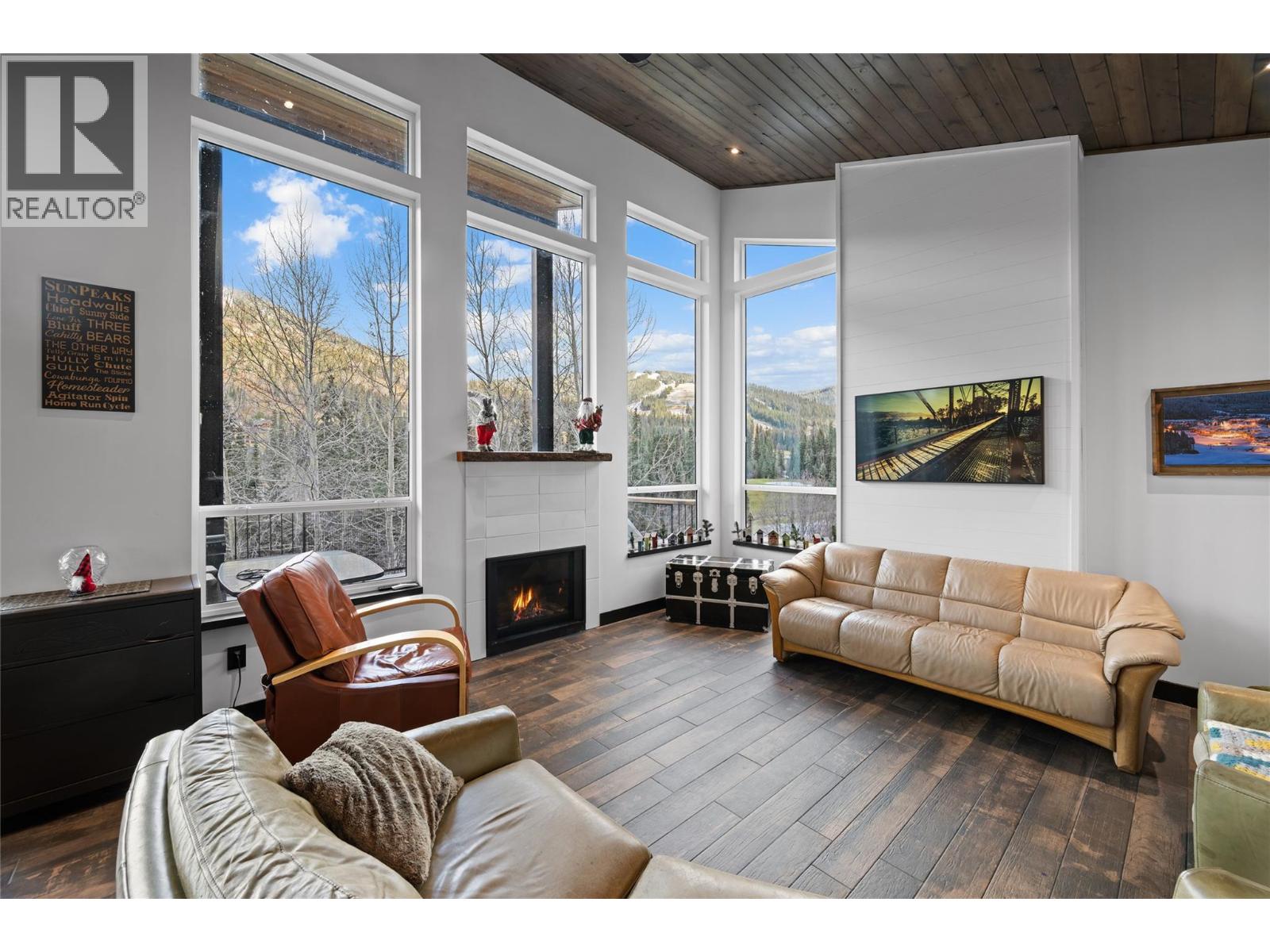 2418 FAIRWAYS Drive, Kamloops