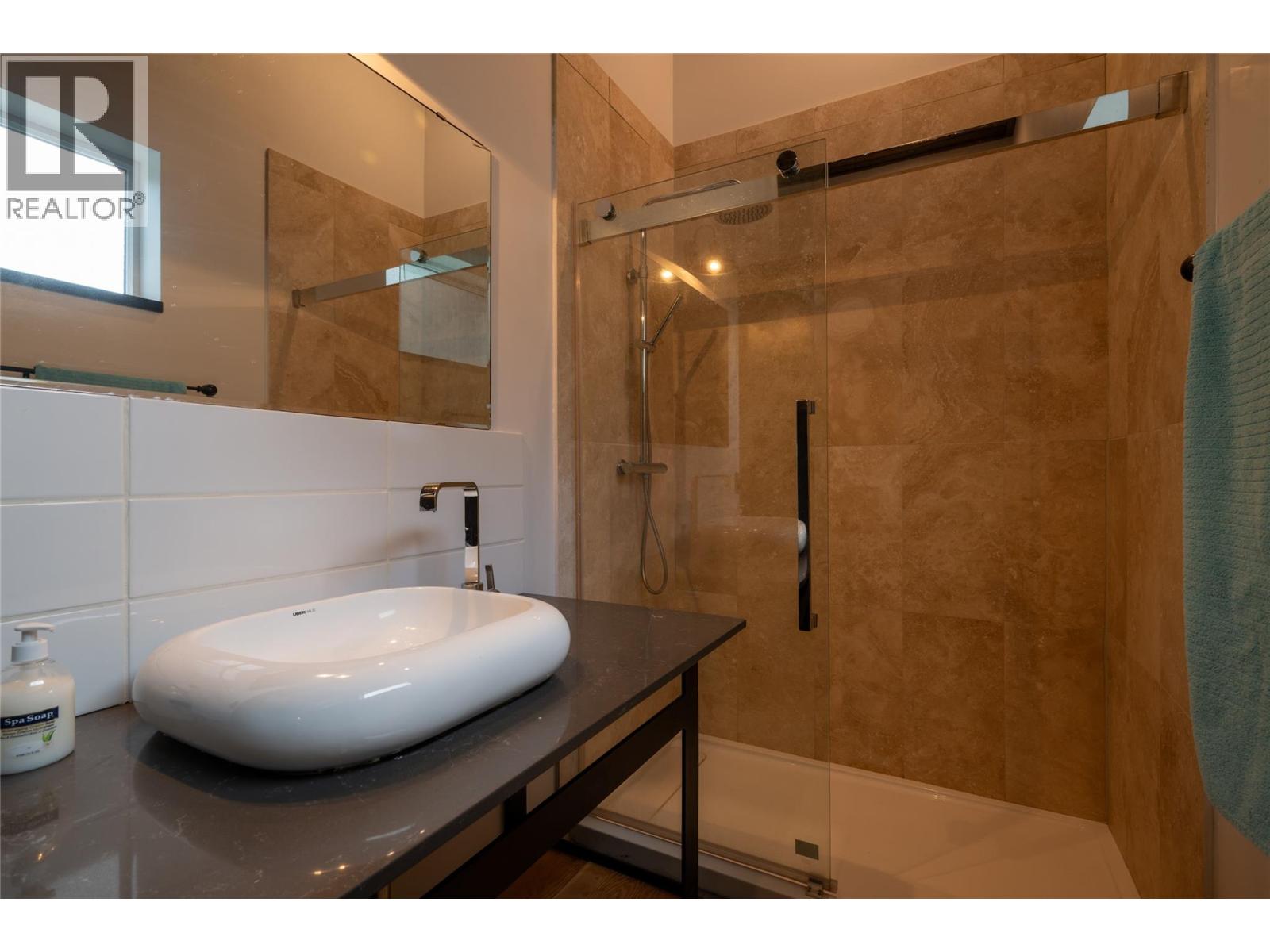 2418 FAIRWAYS Drive, Kamloops