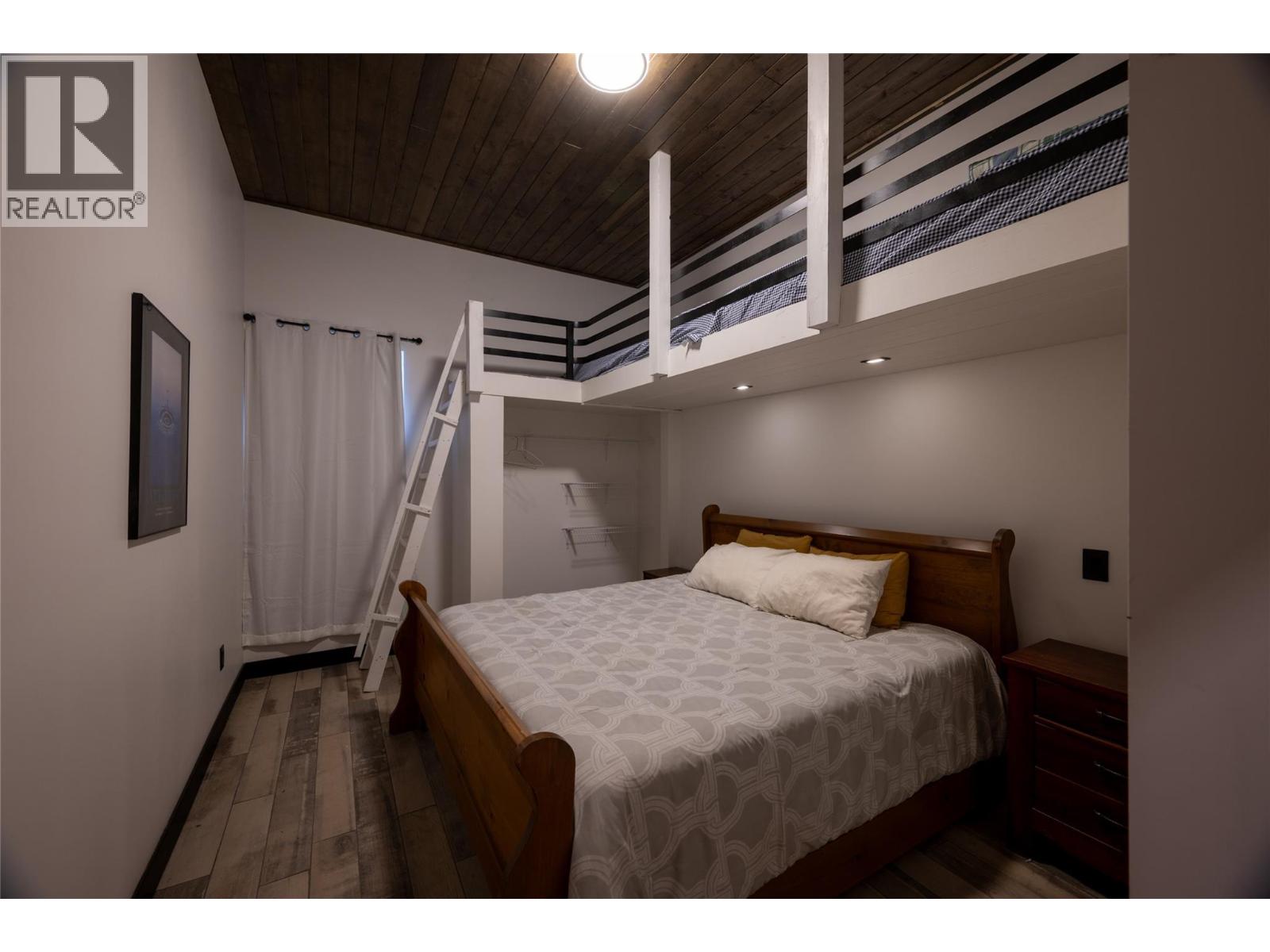 2418 FAIRWAYS Drive, Kamloops