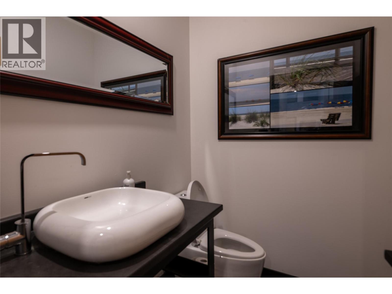 2418 FAIRWAYS Drive, Kamloops