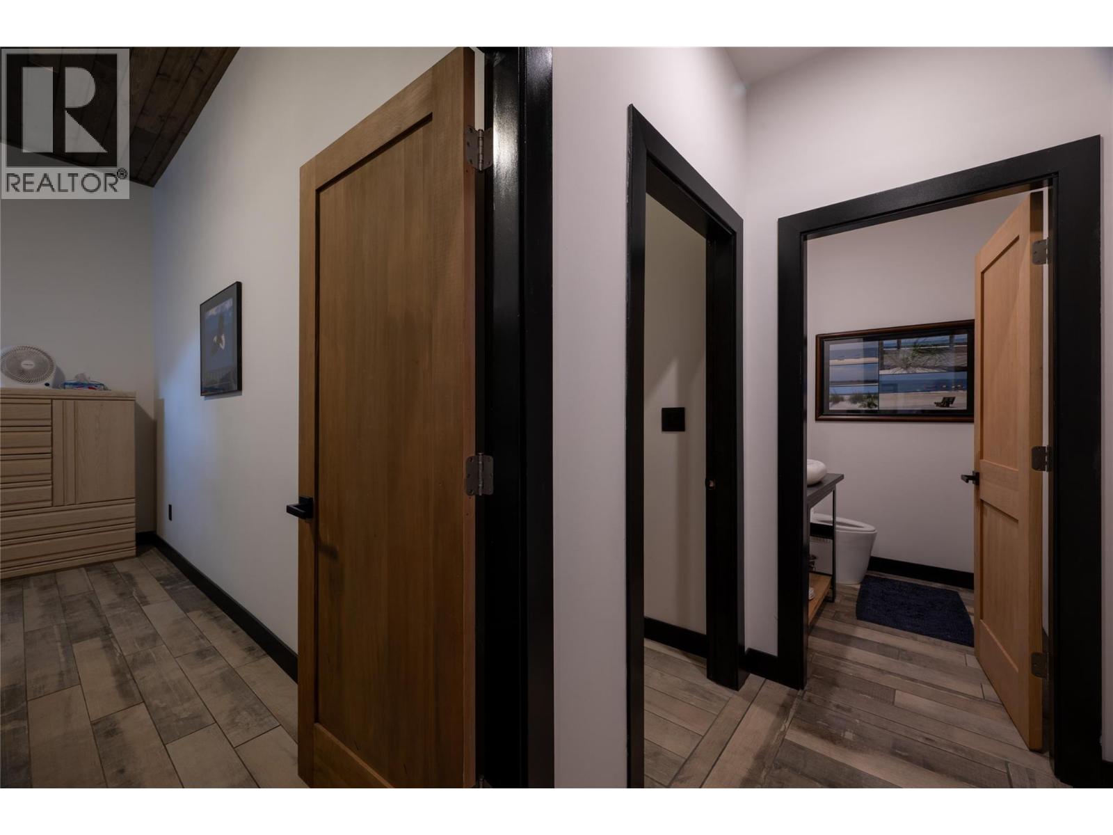 2418 FAIRWAYS Drive, Kamloops