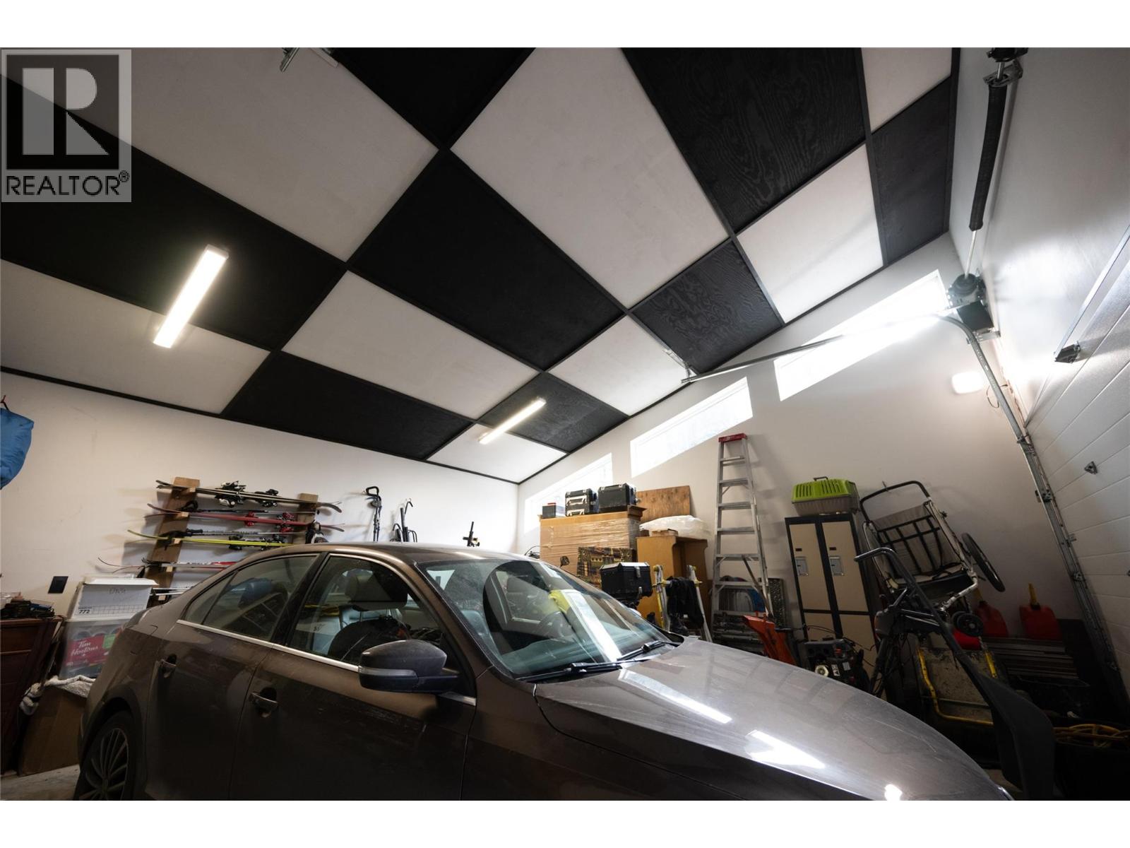 2418 FAIRWAYS Drive, Kamloops