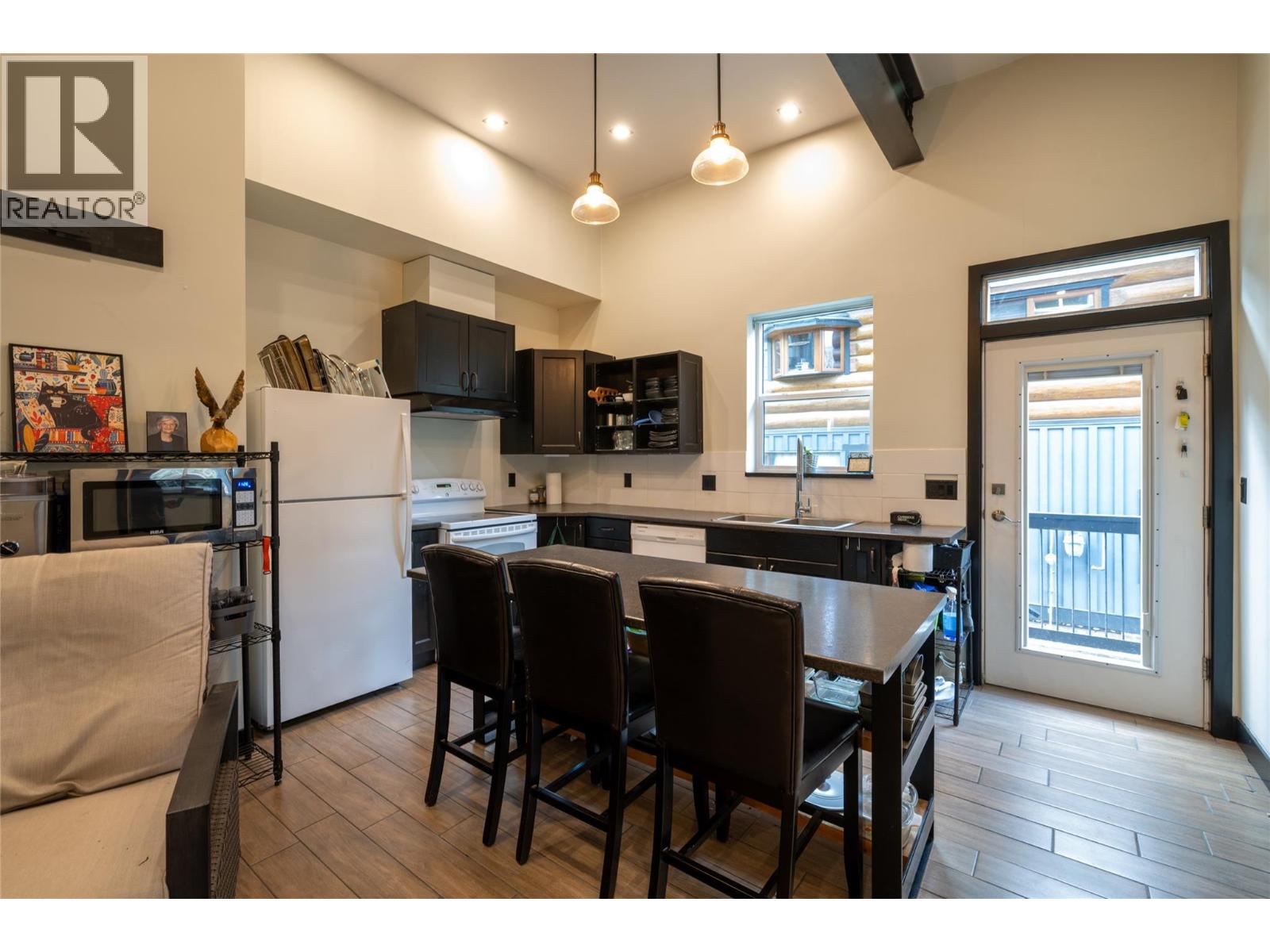 2418 FAIRWAYS Drive, Kamloops