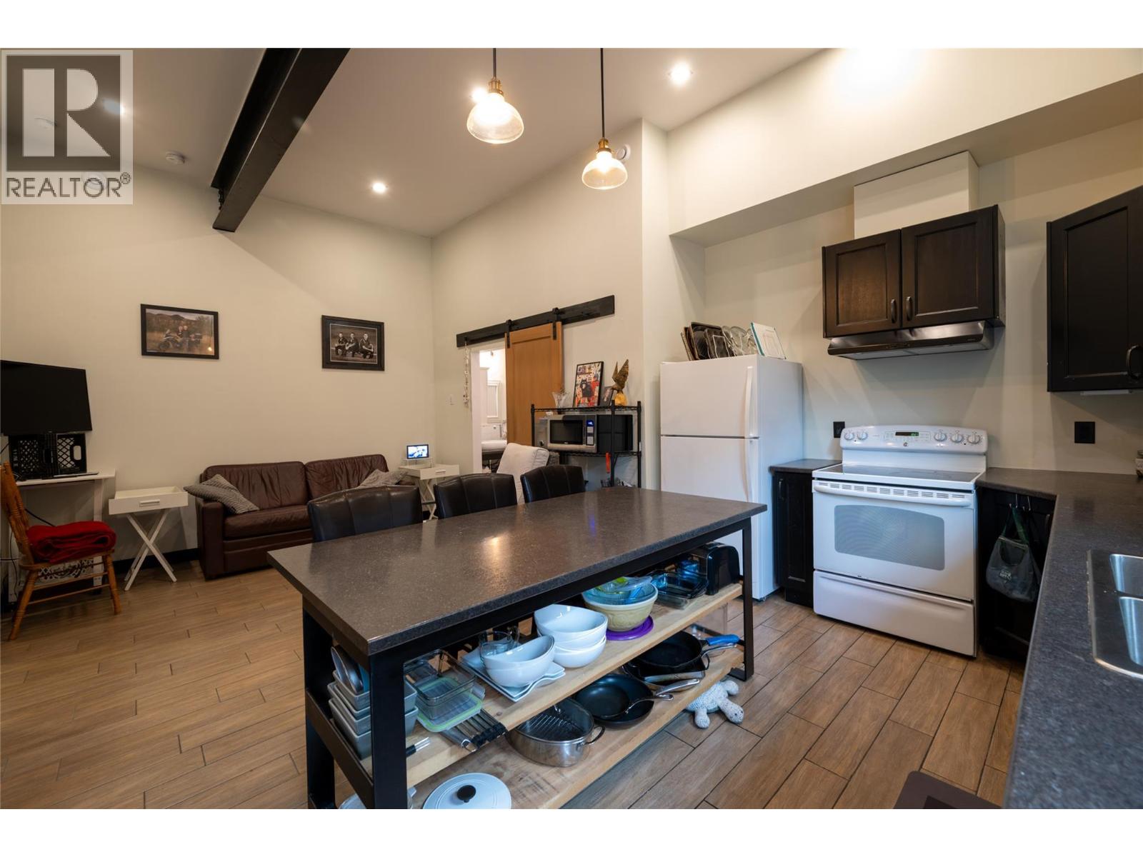 2418 FAIRWAYS Drive, Kamloops