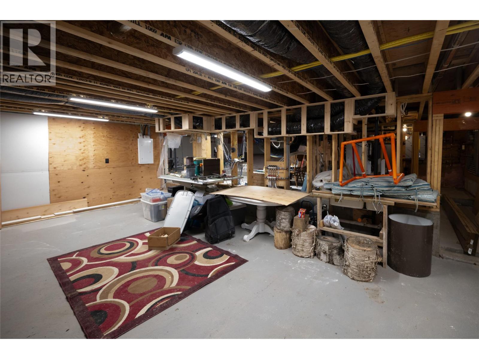 2418 FAIRWAYS Drive, Kamloops