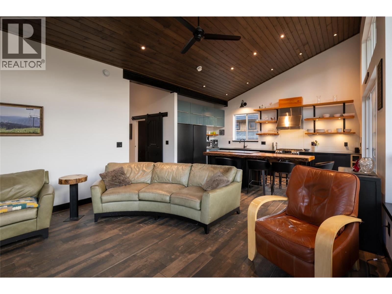 2418 FAIRWAYS Drive, Kamloops