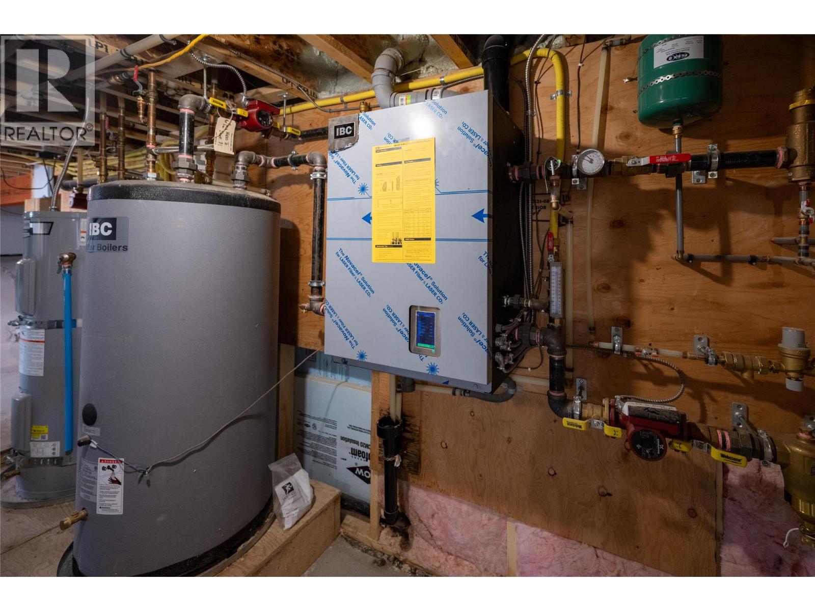 2418 FAIRWAYS Drive, Kamloops