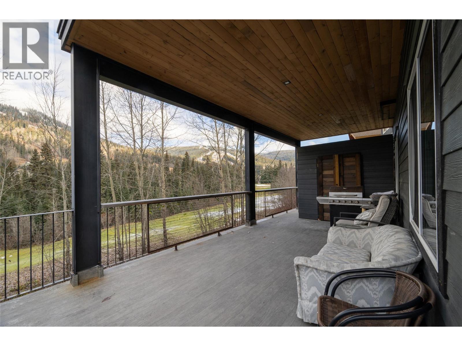 2418 FAIRWAYS Drive, Kamloops