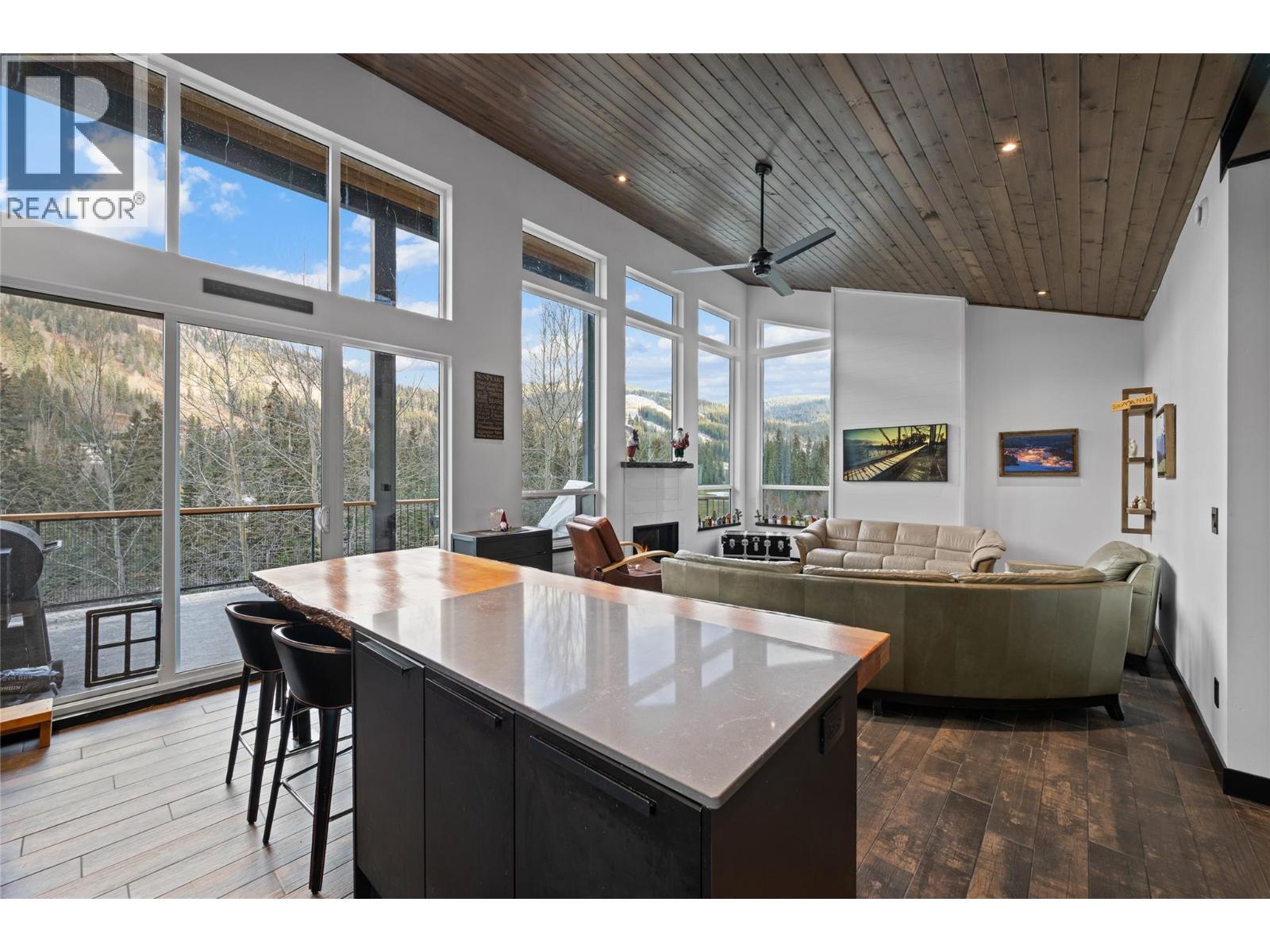 2418 FAIRWAYS Drive, Kamloops