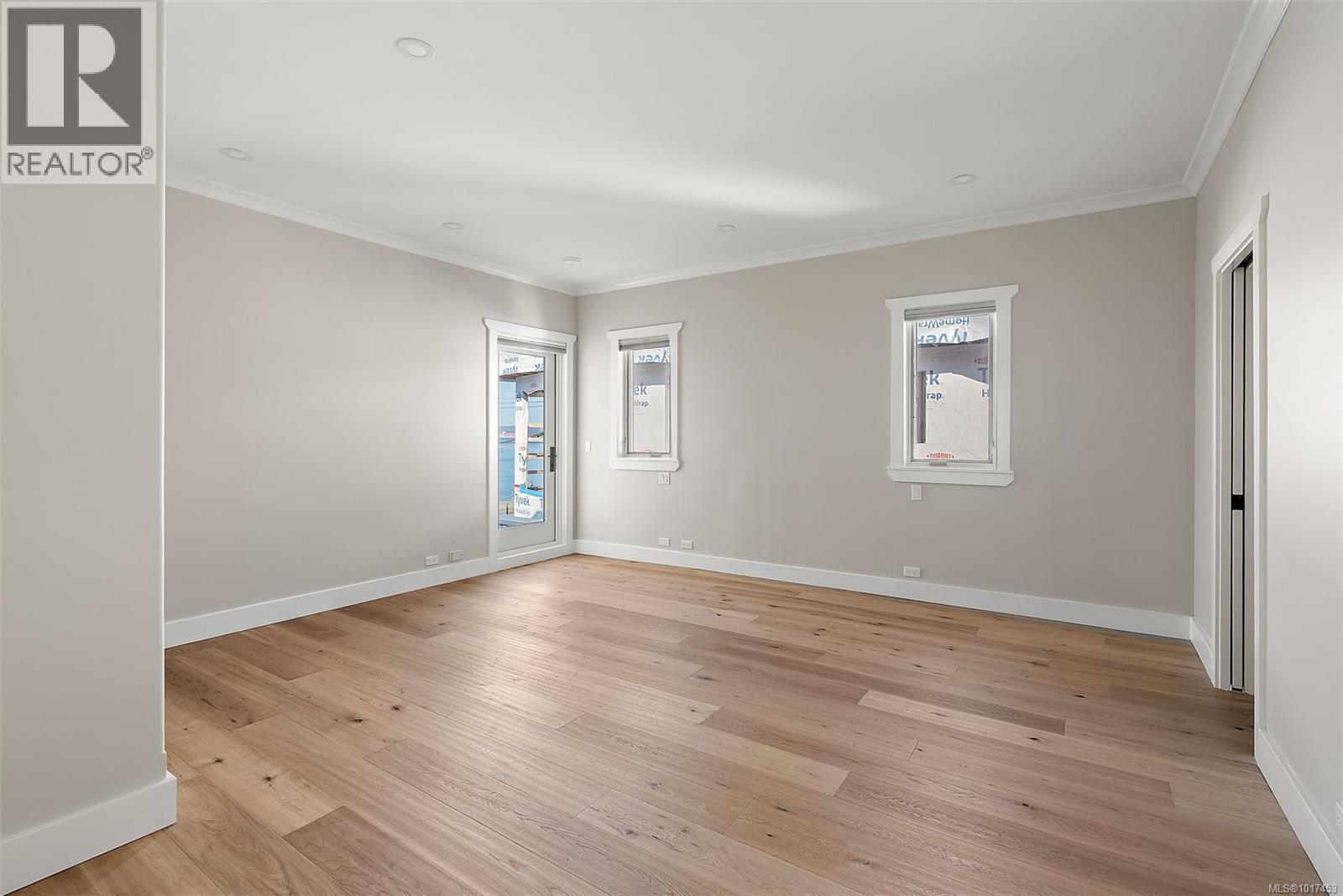 2 338 Dallas Road, Victoria