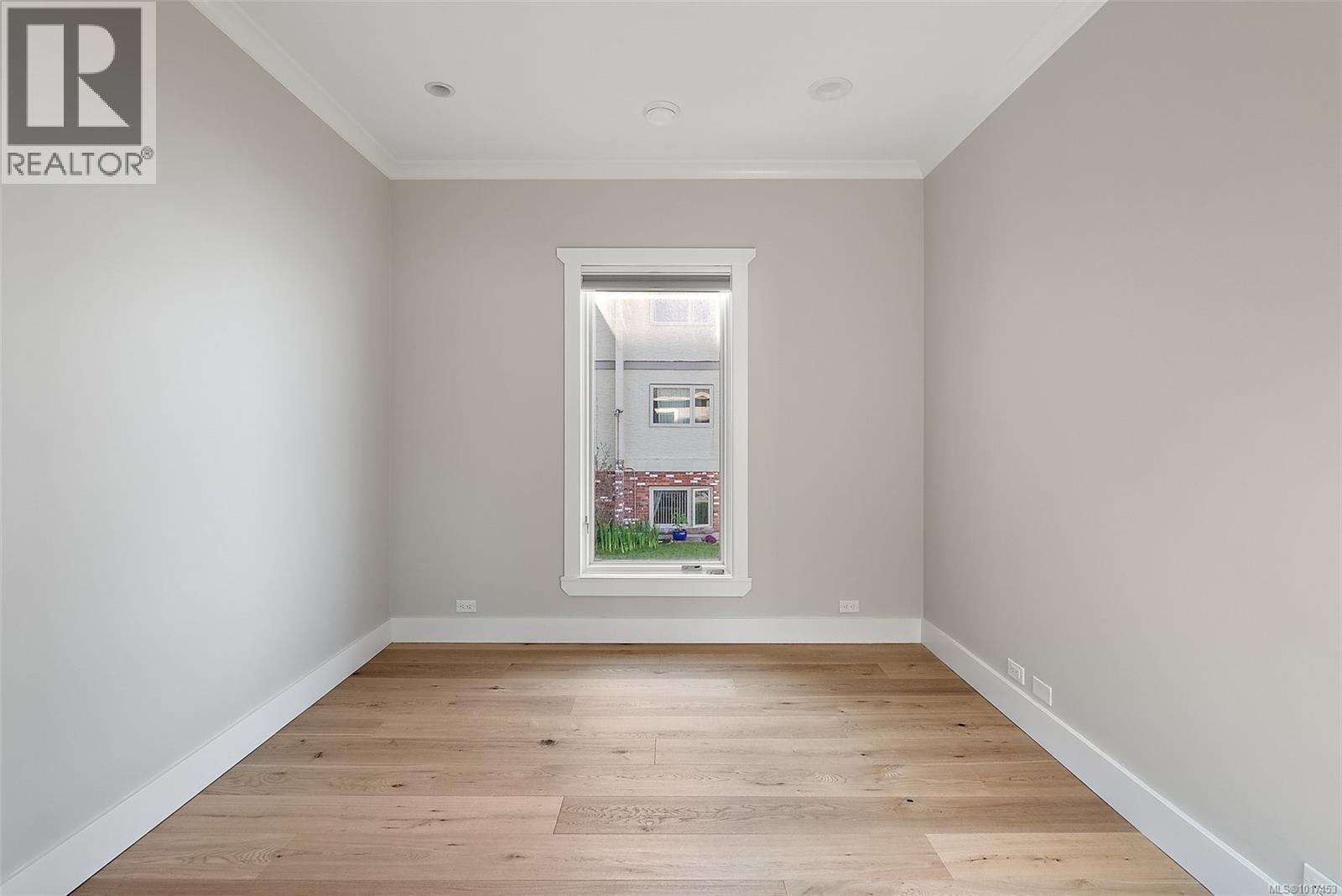 2 338 Dallas Road, Victoria