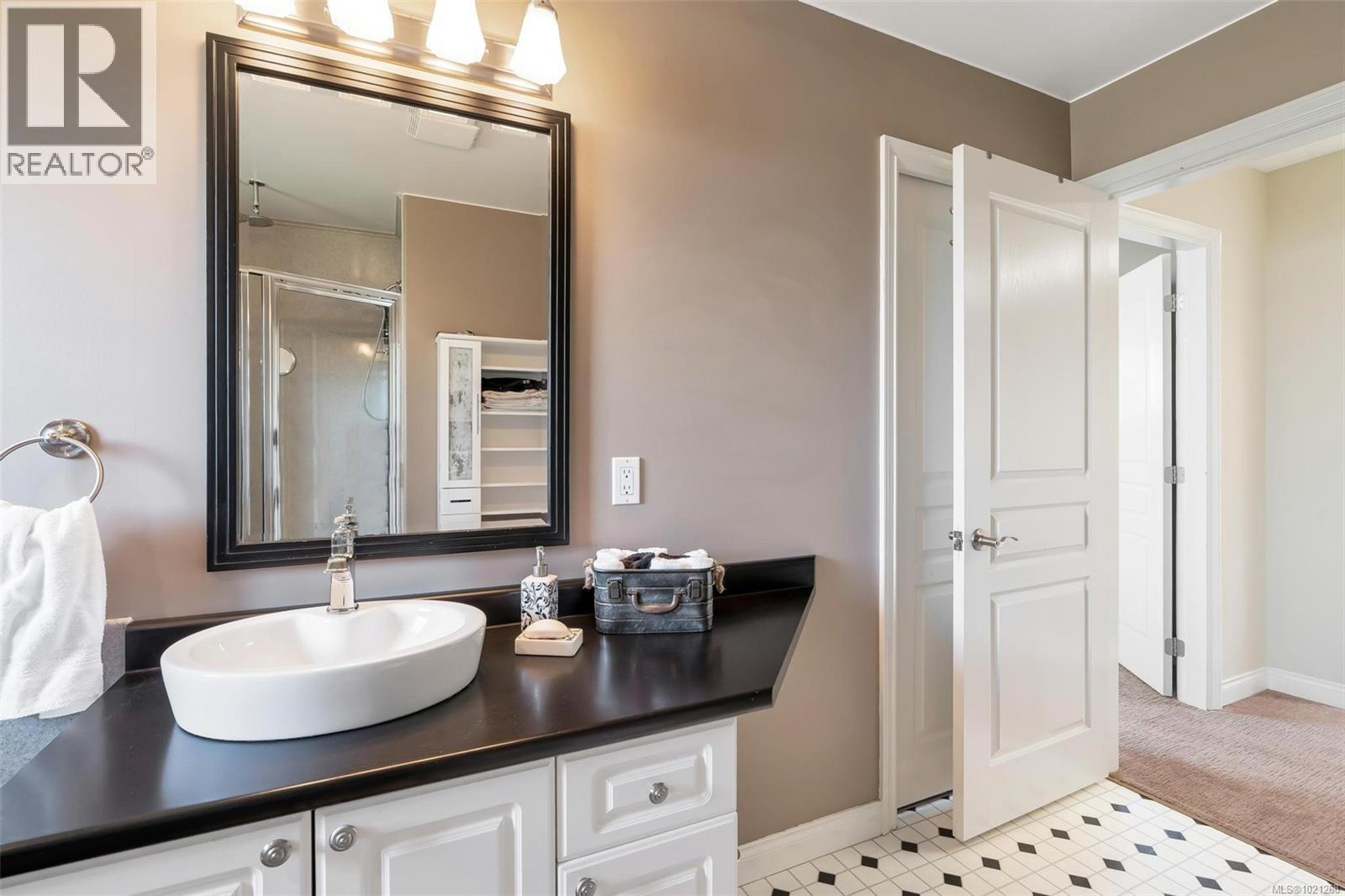 10 7847 East Saanich Road, Central Saanich