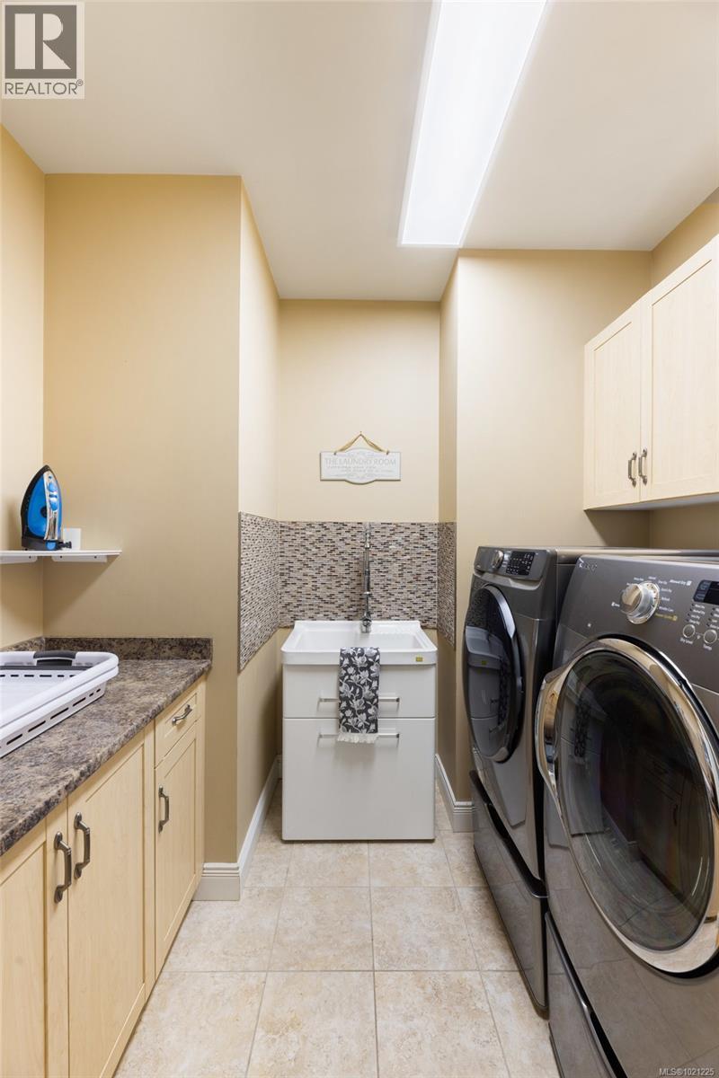  2019 Troon Court, Langford