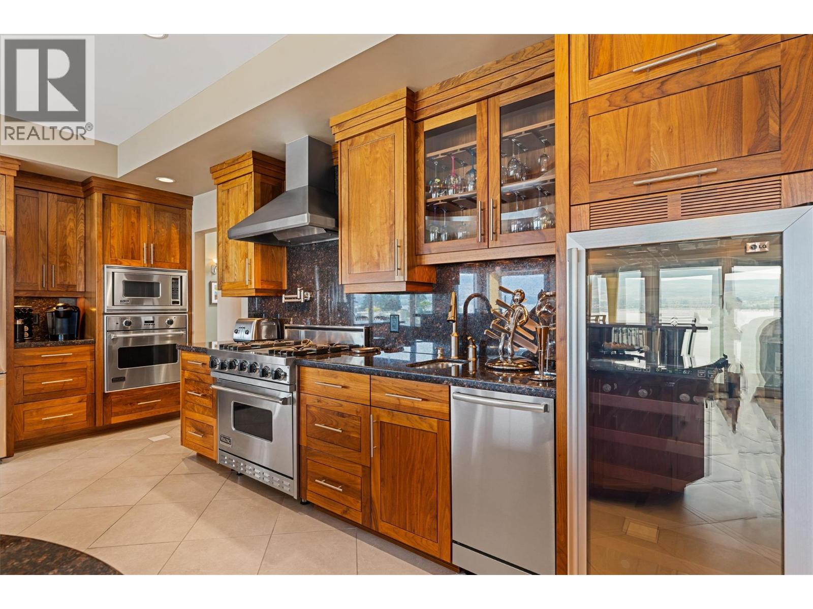  529 Zdralek Cove, West Kelowna