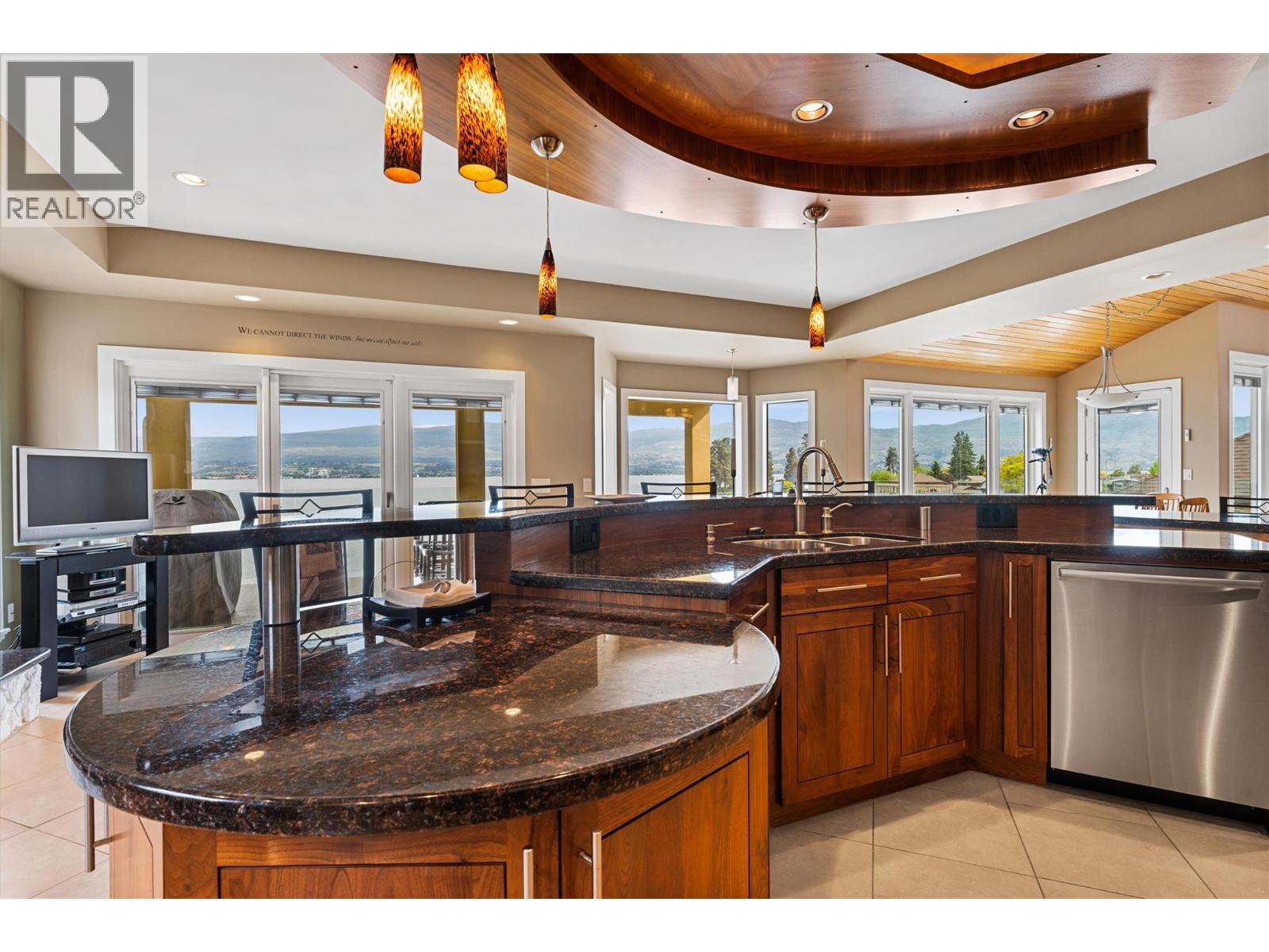  529 Zdralek Cove, West Kelowna