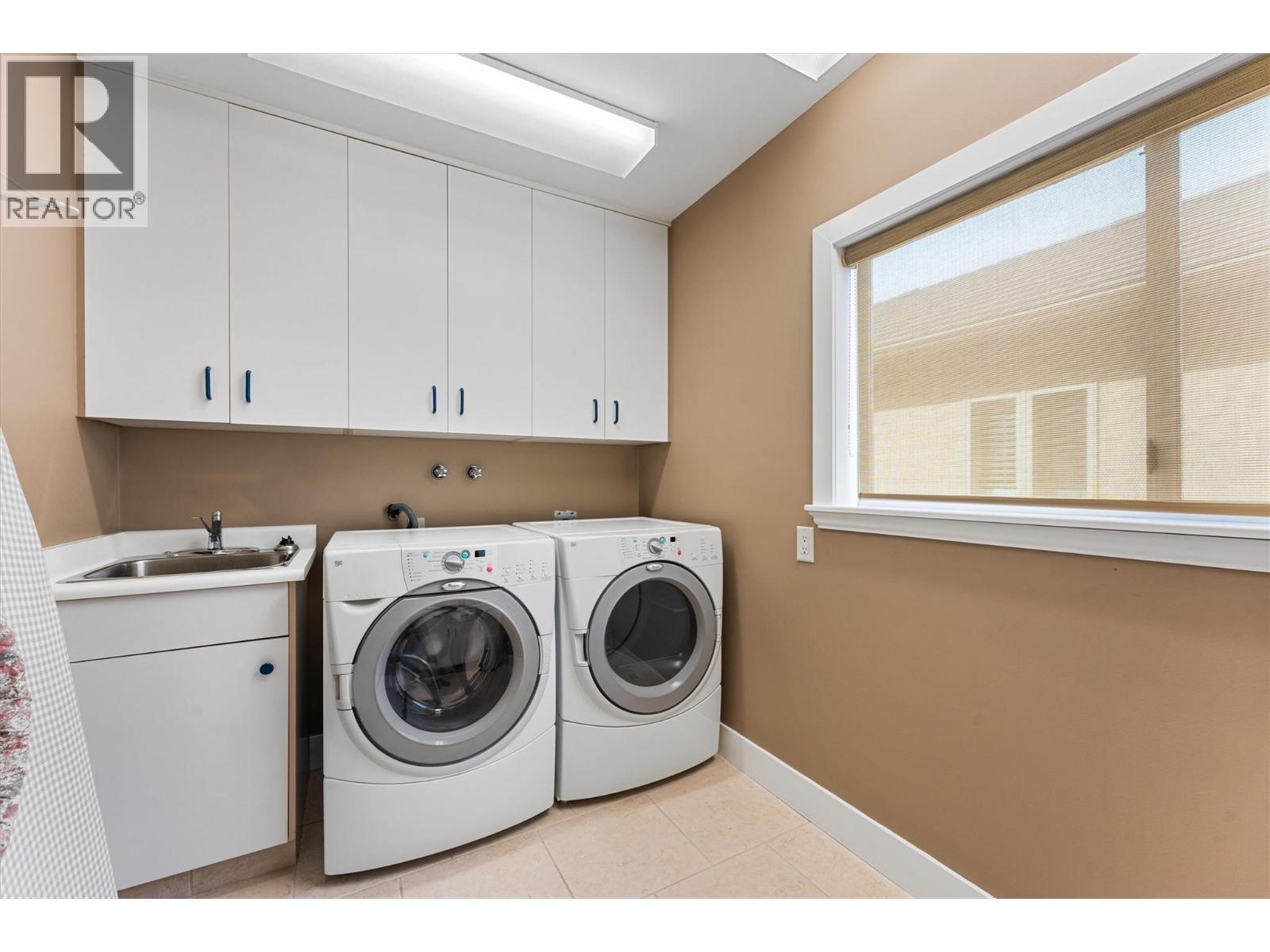  529 Zdralek Cove, West Kelowna