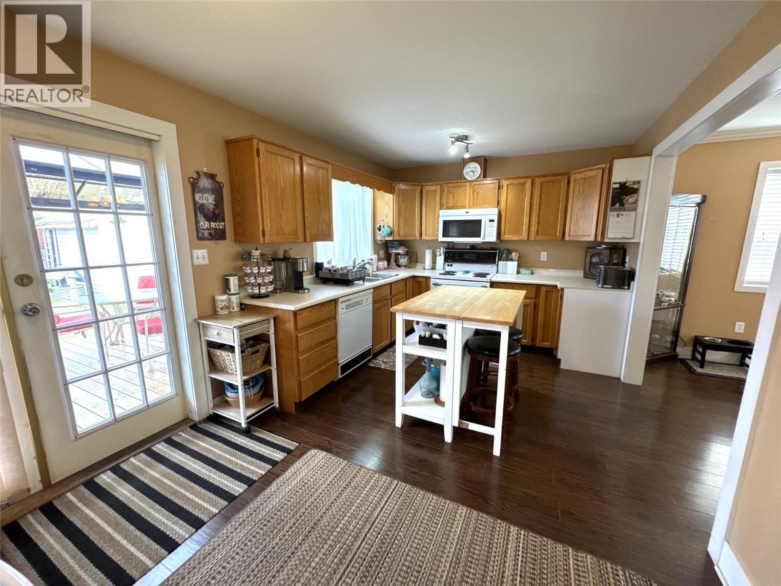 2313 Clapperton Avenue, Merritt