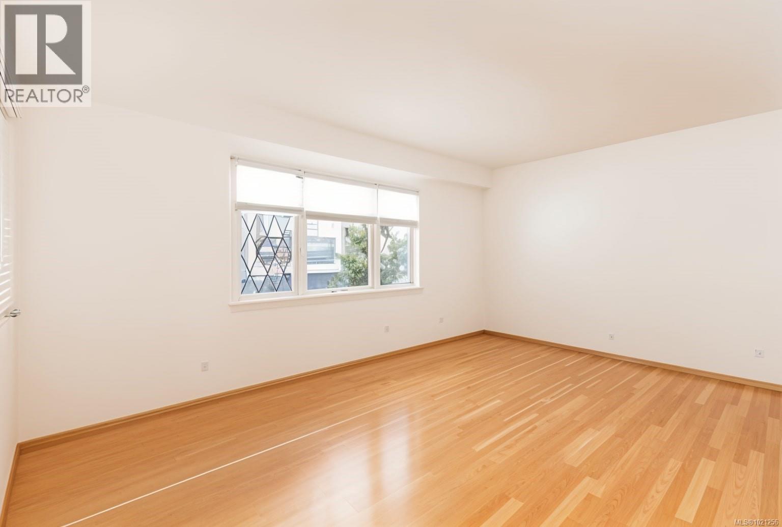  1645 Haultain Street, Victoria