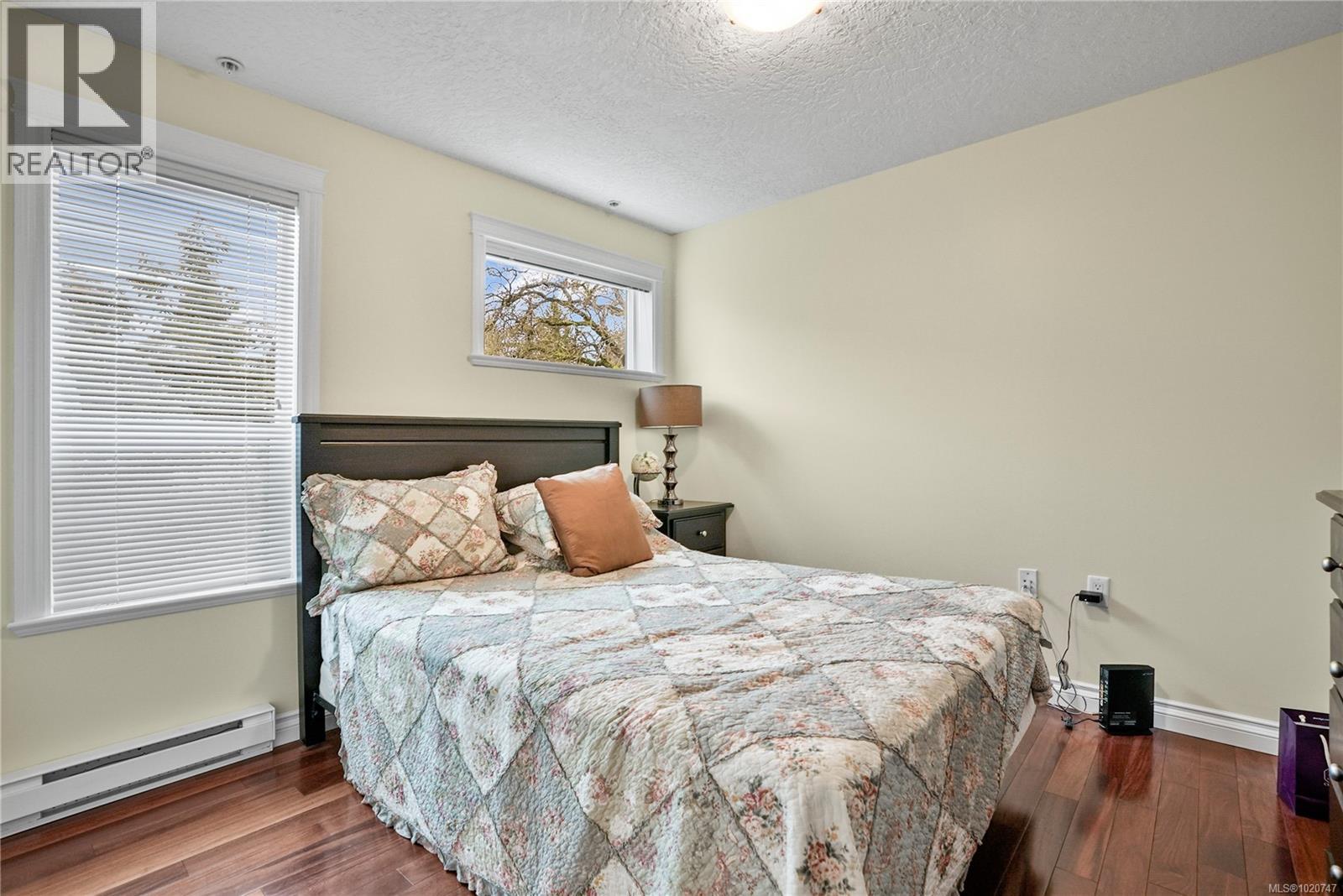 111 4536 Viewmont Avenue, Saanich