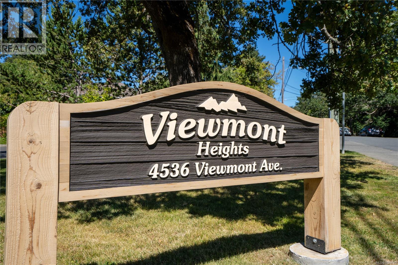 111 4536 Viewmont Avenue, Saanich