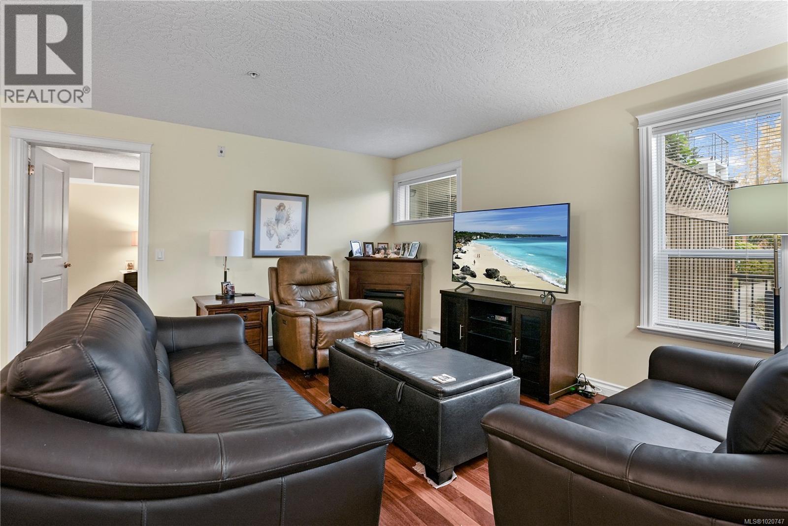 111 4536 Viewmont Avenue, Saanich