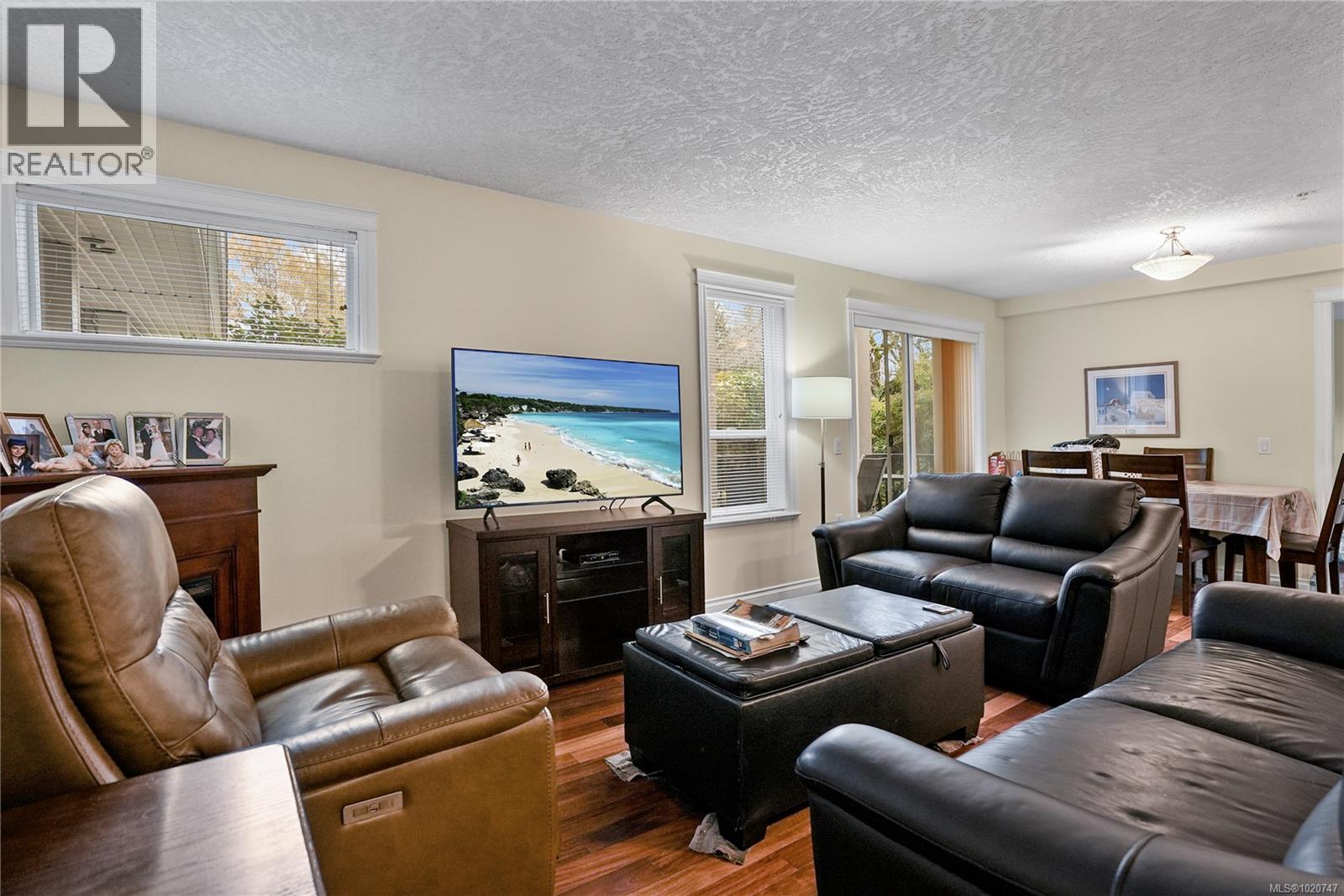 111 4536 Viewmont Avenue, Saanich