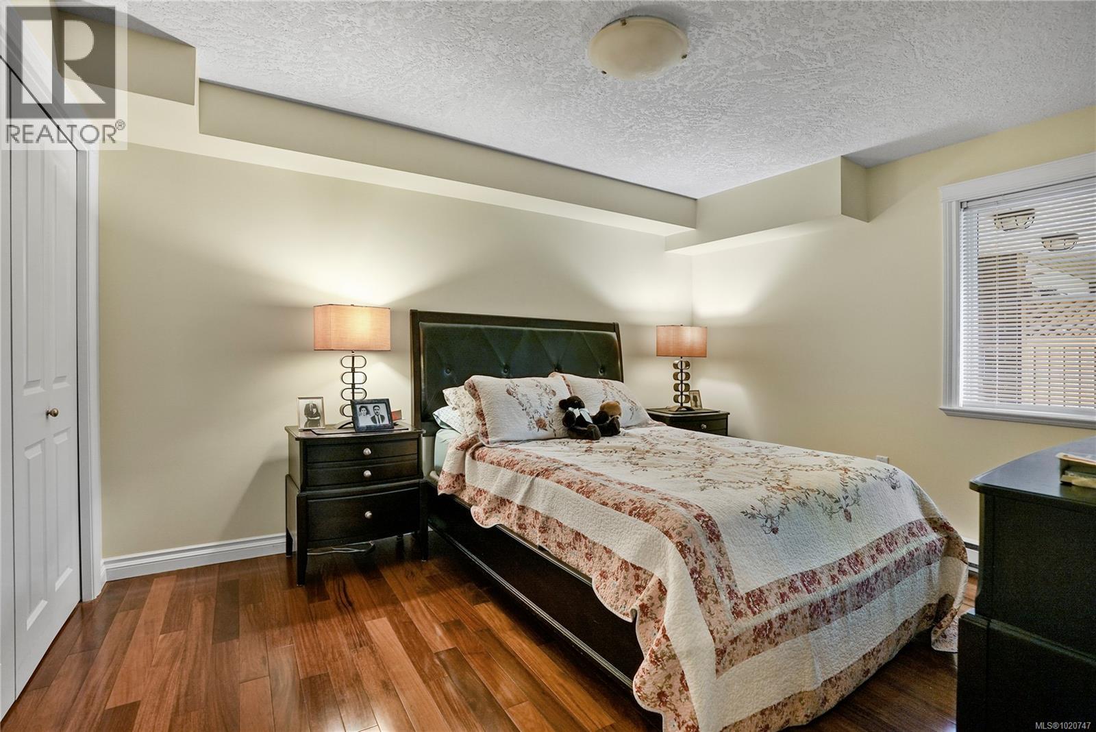 111 4536 Viewmont Avenue, Saanich