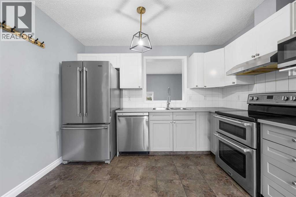 Single Family House 4 Level for Sale in  Copperfield Lane SE Copperfield Calgary 