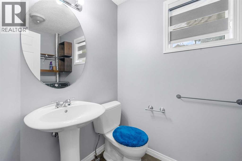 Single Family House 4 Level for Sale in  Copperfield Lane SE Copperfield Calgary 