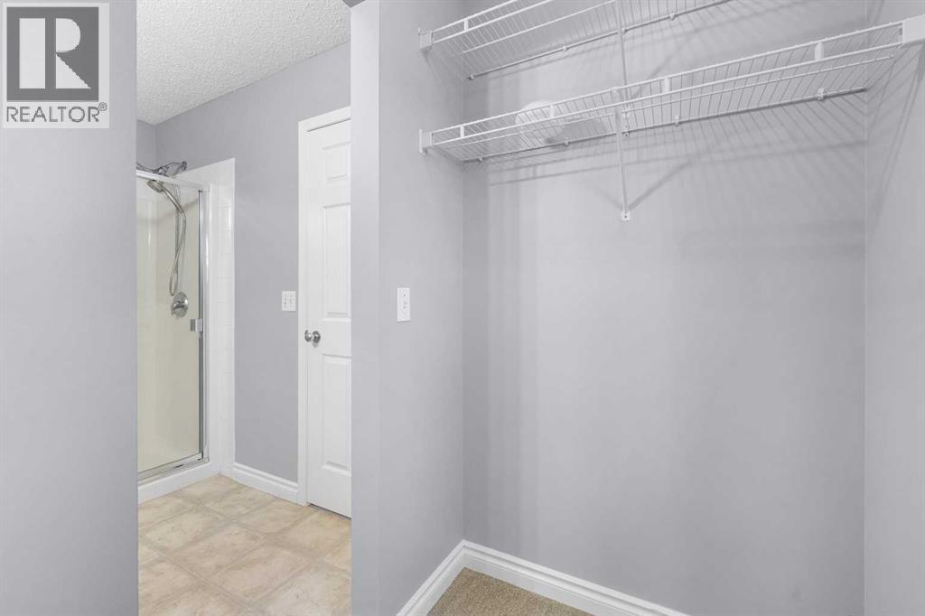 Single Family House 4 Level for Sale in  Copperfield Lane SE Copperfield Calgary 