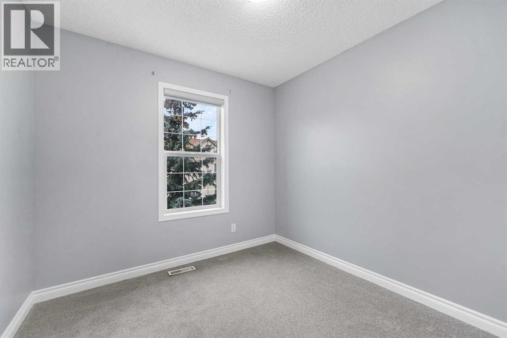 Single Family House 4 Level for Sale in  Copperfield Lane SE Copperfield Calgary 