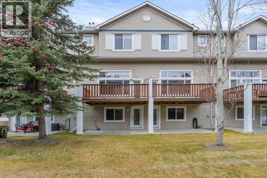 Single Family House 4 Level for Sale in  Copperfield Lane SE Copperfield Calgary 